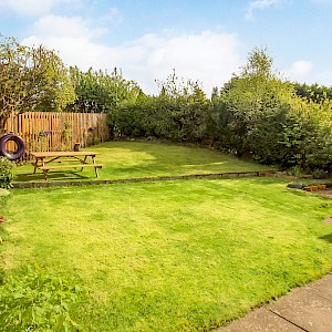4 Hawthorn Bank, Carnock, KY12 9JS X