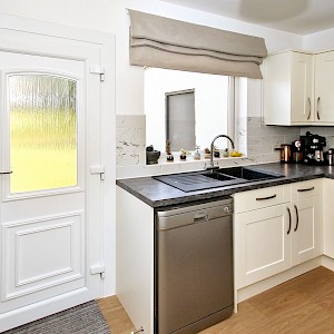 4 Hawthorn Bank, Carnock, KY12 9JS X