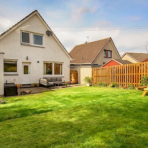 4 Hawthorn Bank, Carnock, KY12 9JS X