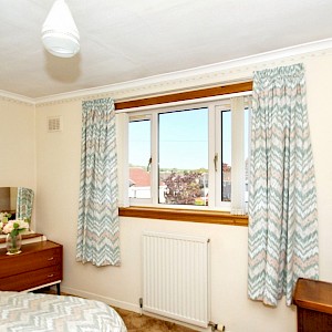 62 Droverhall Avenue, Crossgates, KY4 8BN