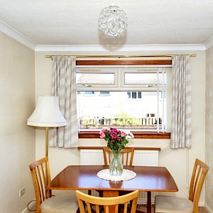 62 Droverhall Avenue, Crossgates, KY4 8BN