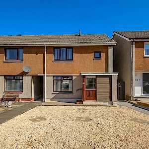 62 Droverhall Avenue, Crossgates, KY4 8BN