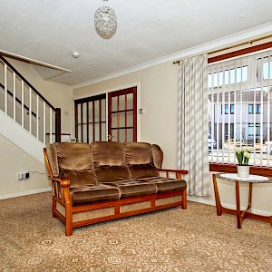 62 Droverhall Avenue, Crossgates, KY4 8BN