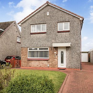 8 Mochrum Drive, Crossford, KY12 8YH