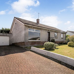 2 Hawthorn Bank, Carnock, KY12 9JS