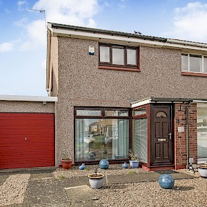 16 Dunvegan Court, Crossford, KY12 8YL