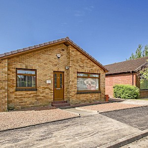 13 Glen Moriston Drive, Cairneyhill, KY12 8YS